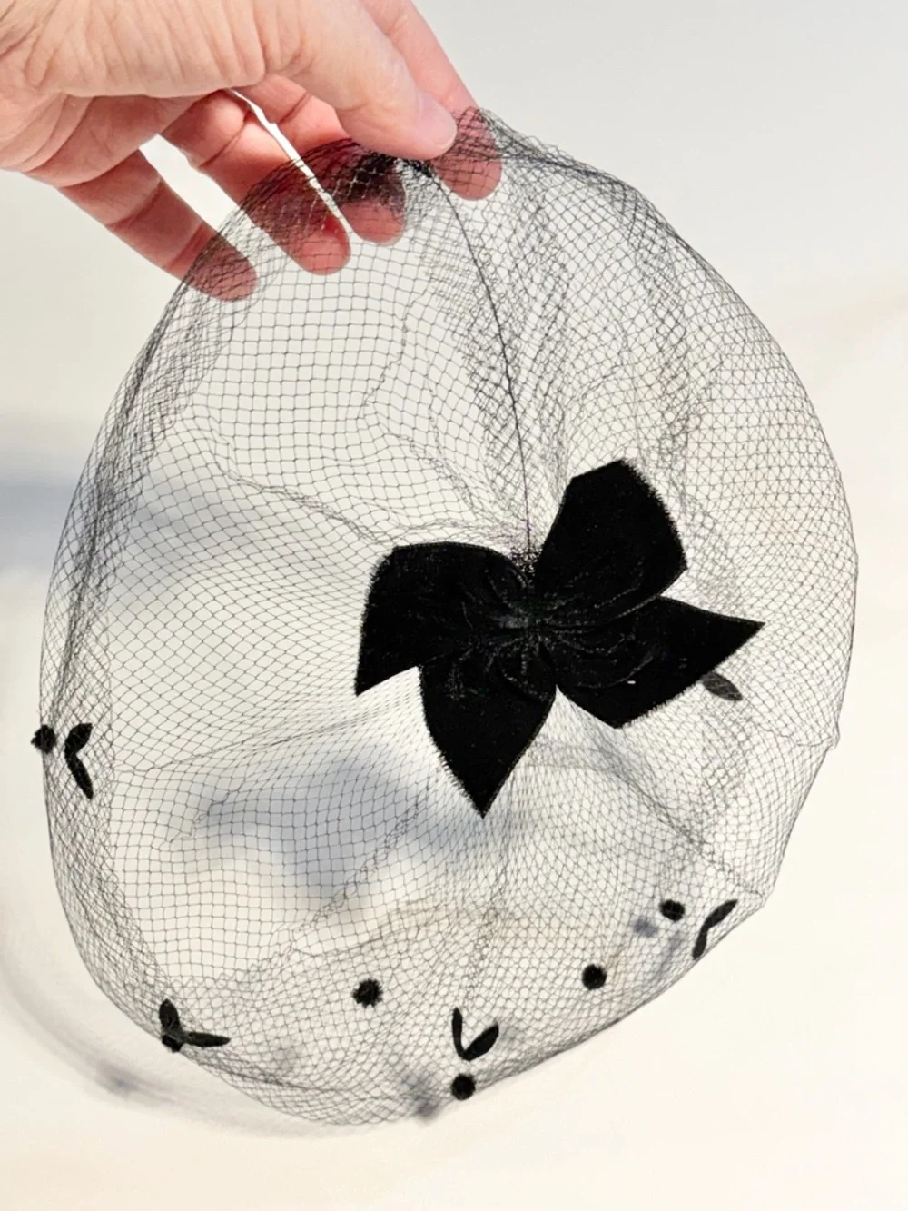 VINTAGE MCM mid century mesh net veil black velvet bow floral face hair cover - Picture 6 of 7